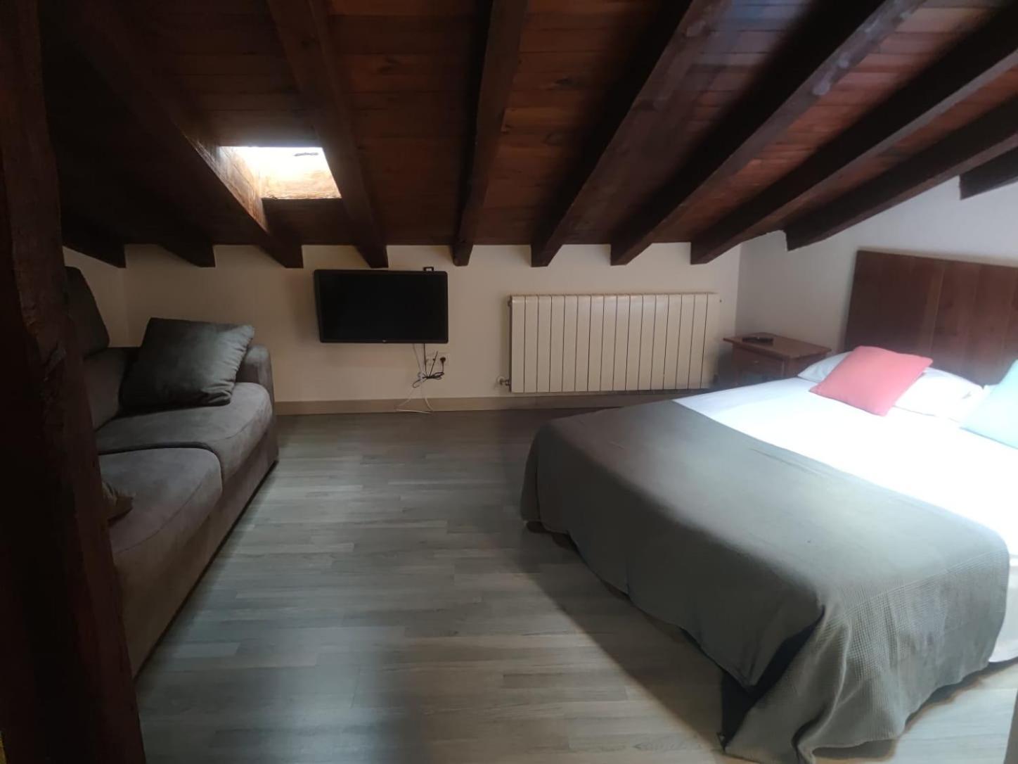 Hotel Papamoscas La Hiruela Eksteriør billede
