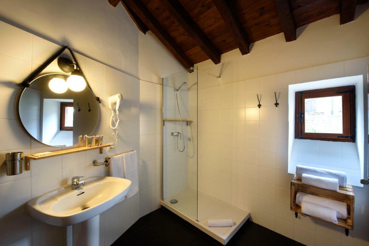 Hotel Papamoscas La Hiruela Eksteriør billede